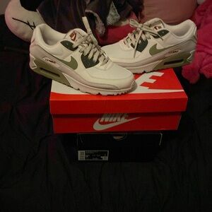 Size 10 Nike air max